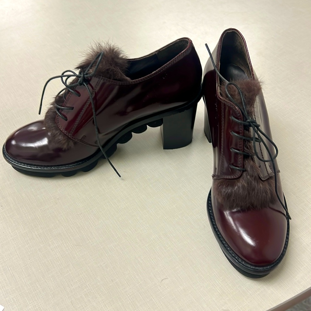 Agl Attilio Giusti Leombruni Leather Rolo Fur Trim Oxford Heel Pumps